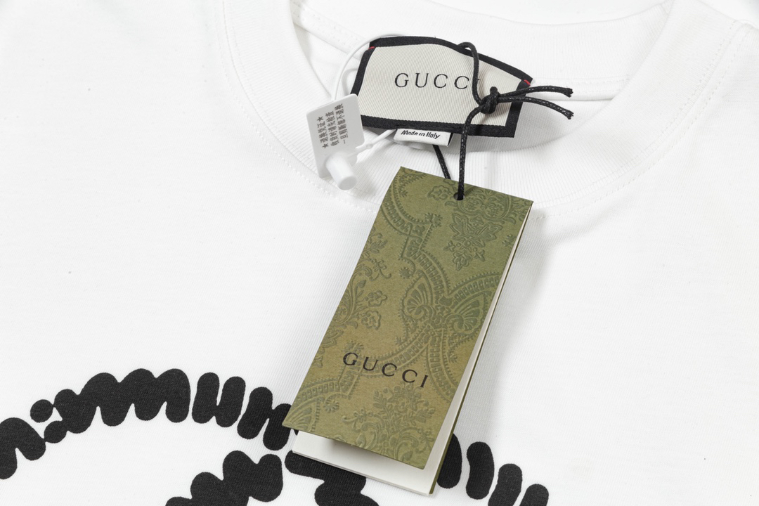 Gucci clothing-75