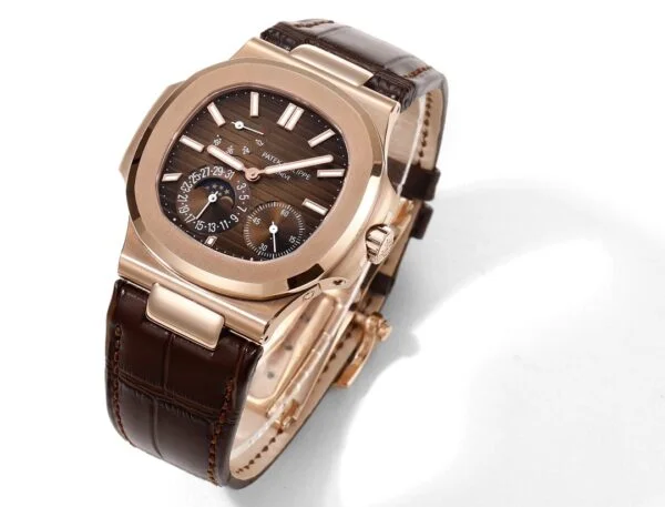 Nautilus 5712R-001 Moon phases. 40 mm,Rose gold