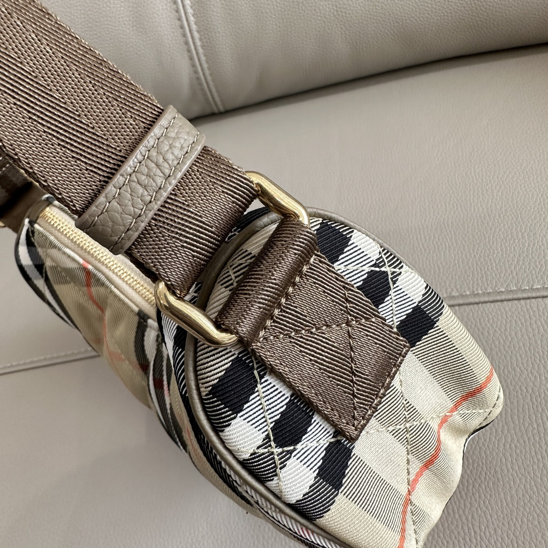 Burberry bag-42
