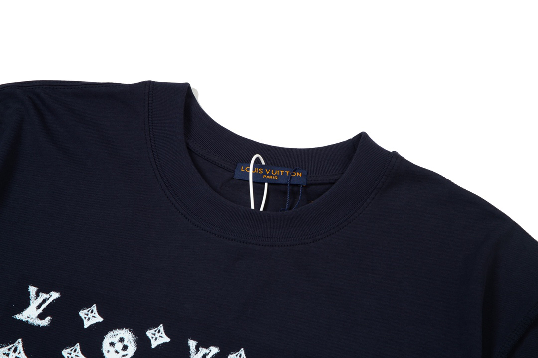 LV clothing-140