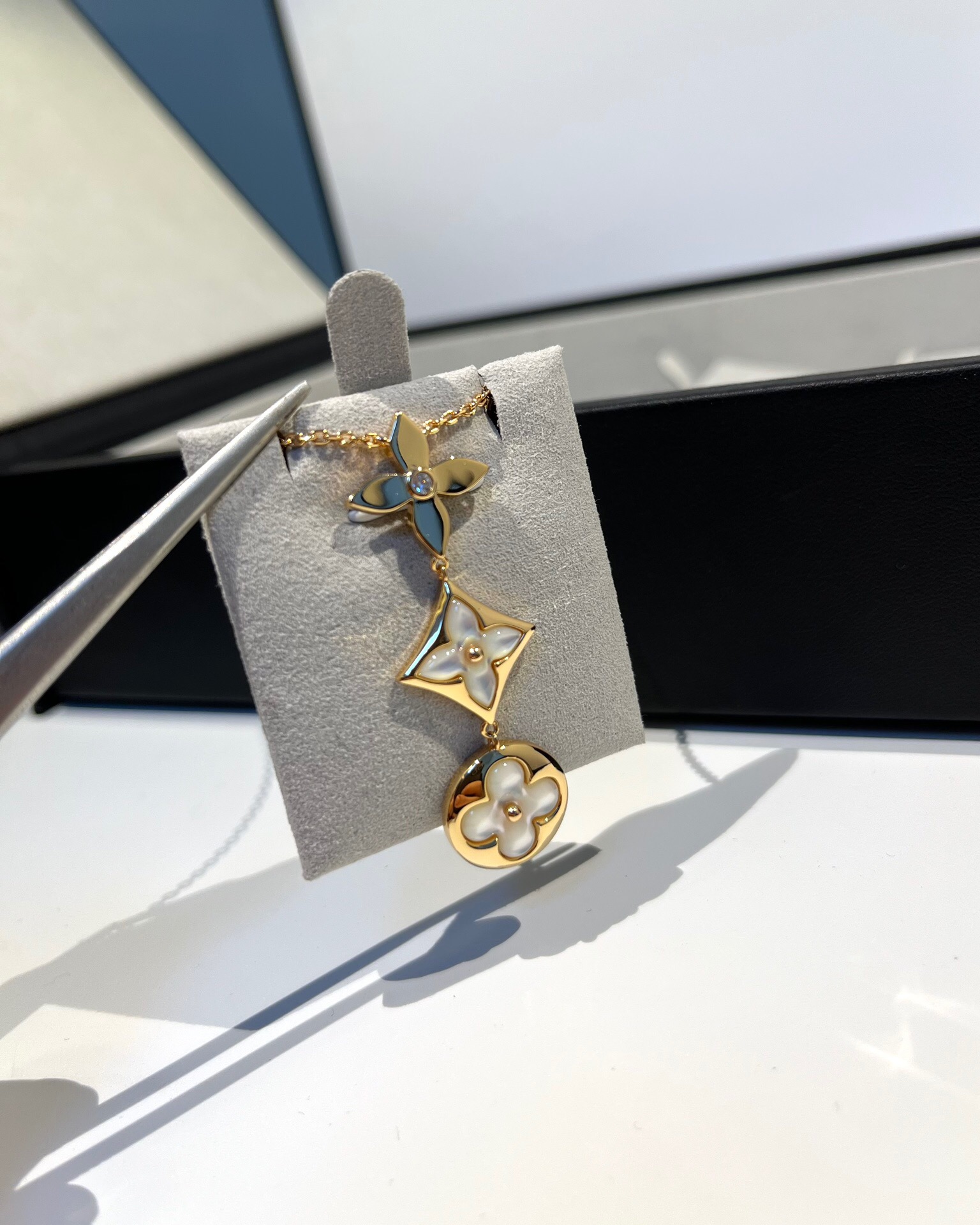 LV necklace-9