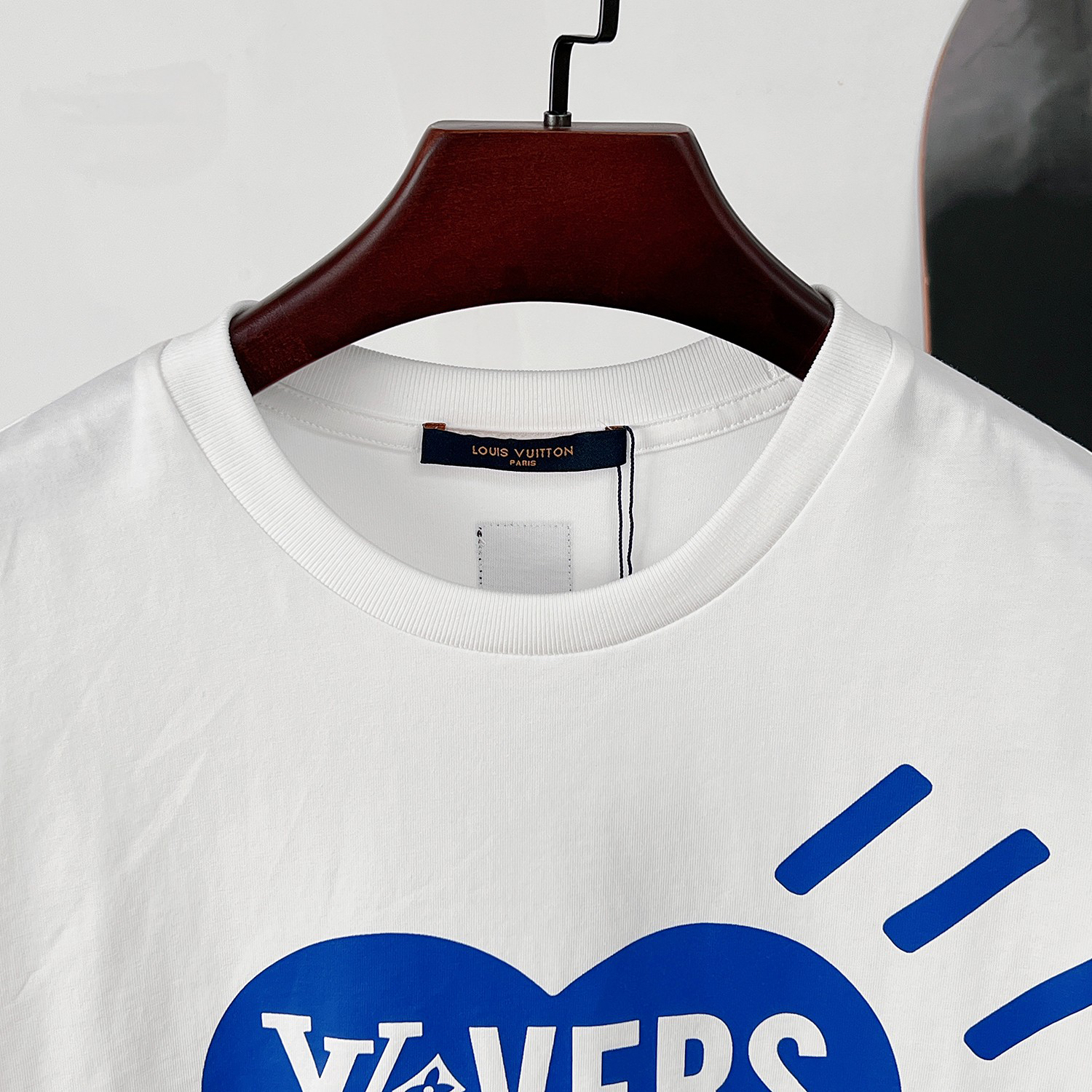 LV clothing-159