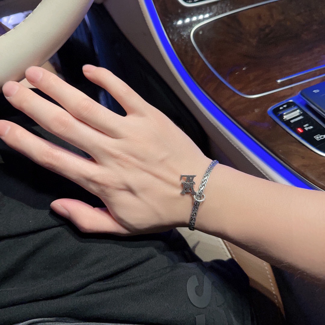 LV Bracelet-30