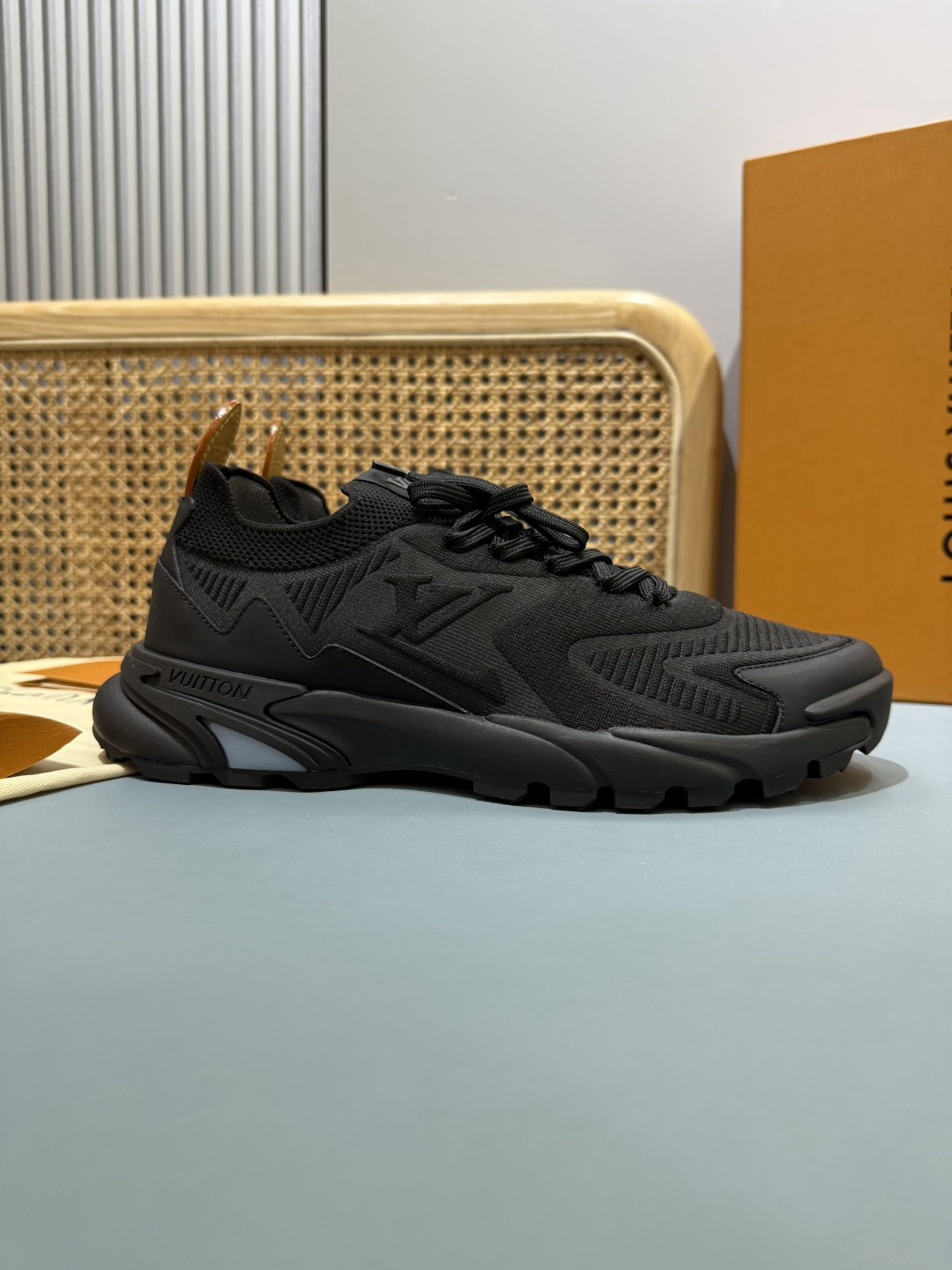 Lv Sneakers-170