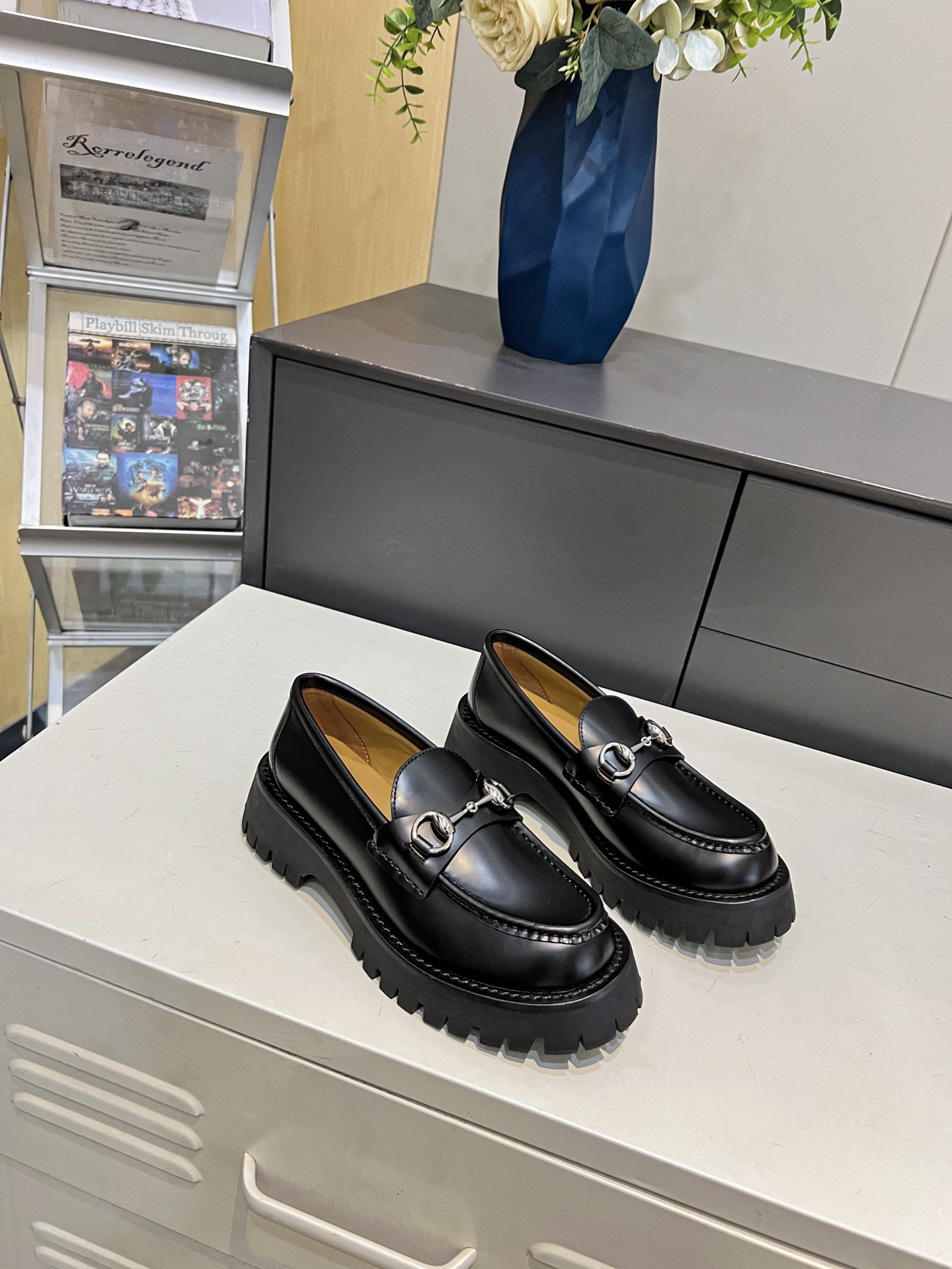 Gucci women's leather shoes-5