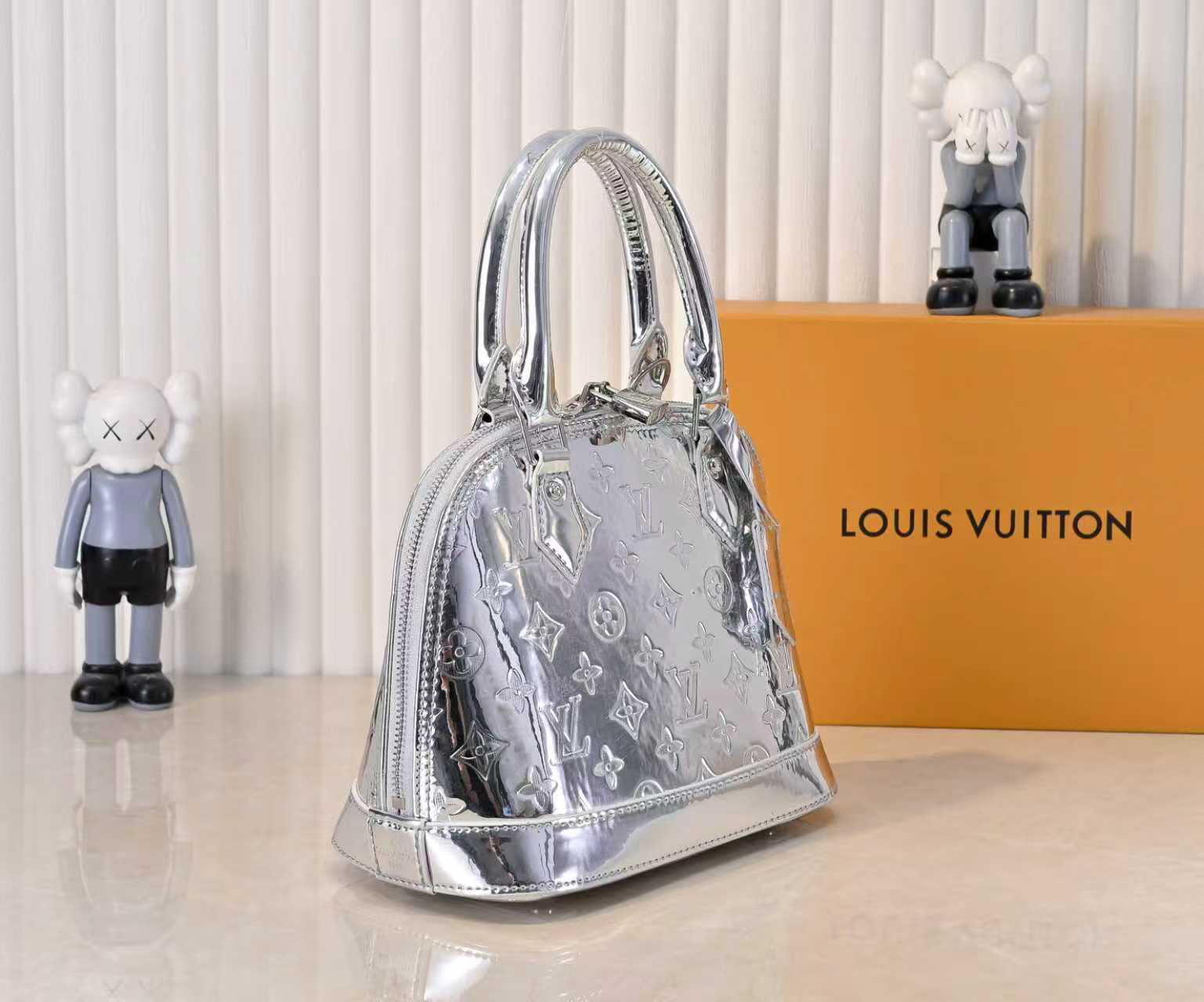 Louis Vuitton bag-133