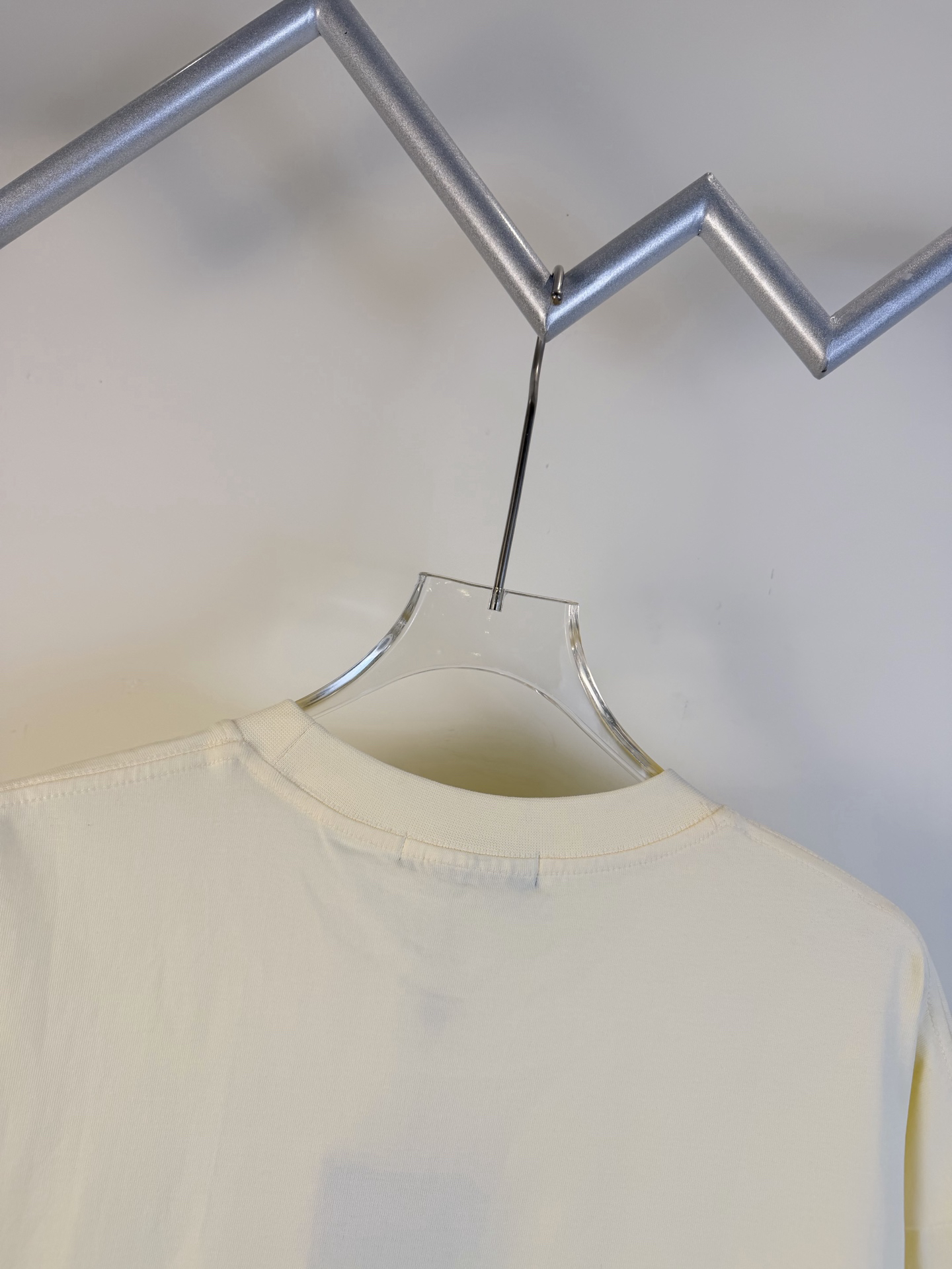 LV clothing-115