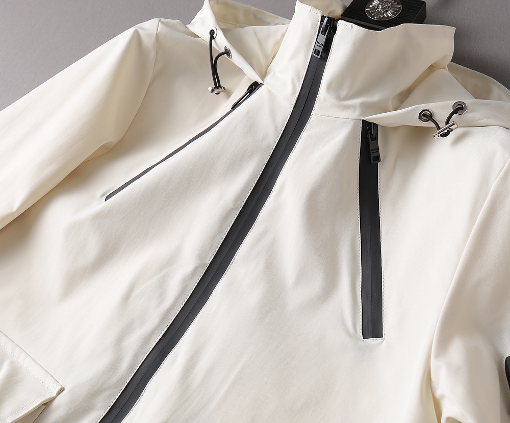 Prada Clothing-389