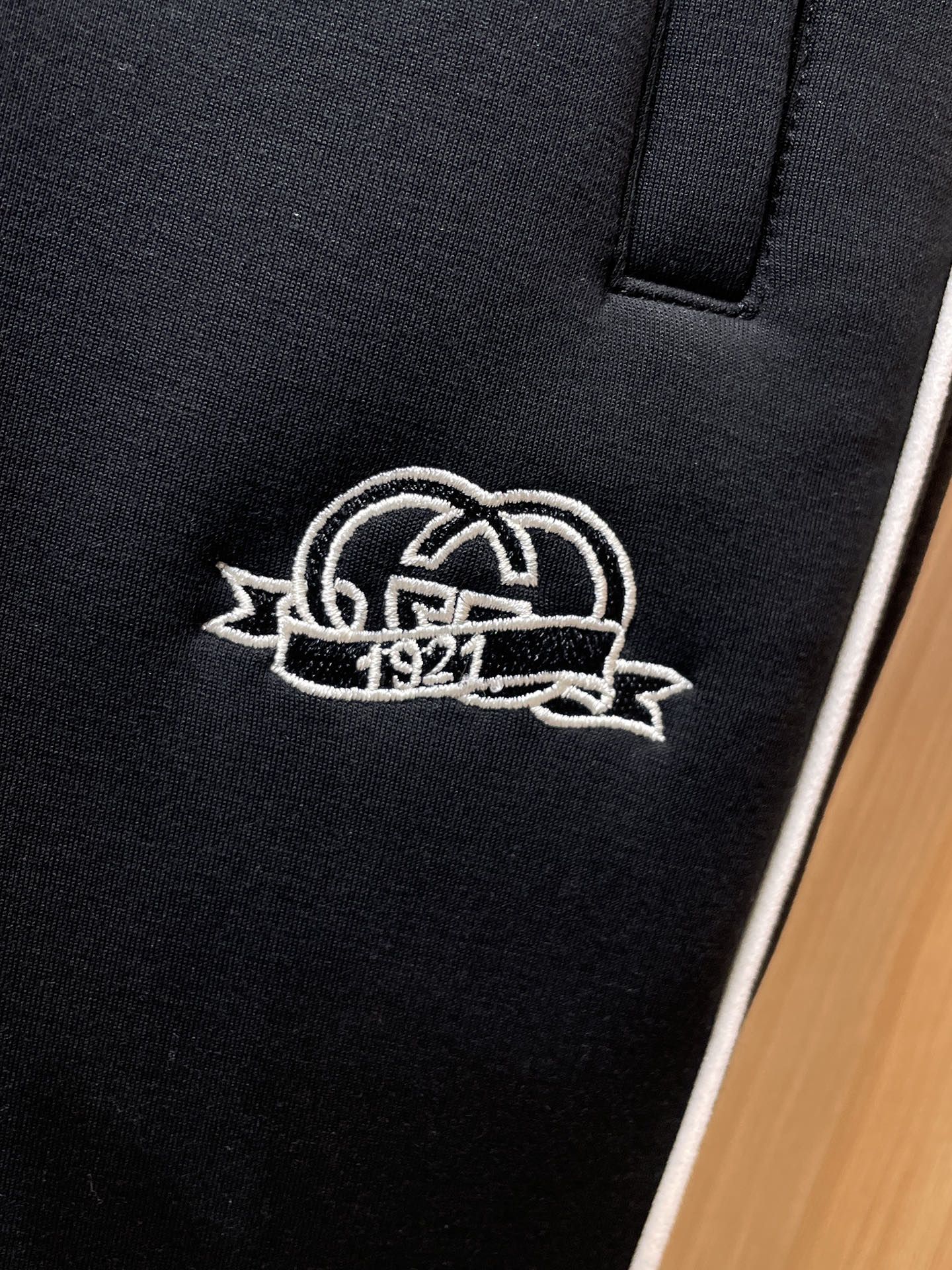Gucci clothing-99