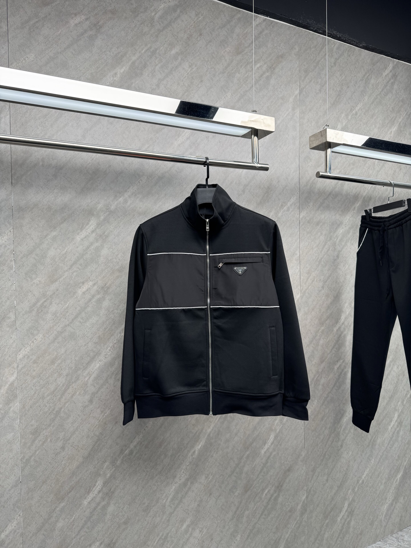 Prada Clothing-374