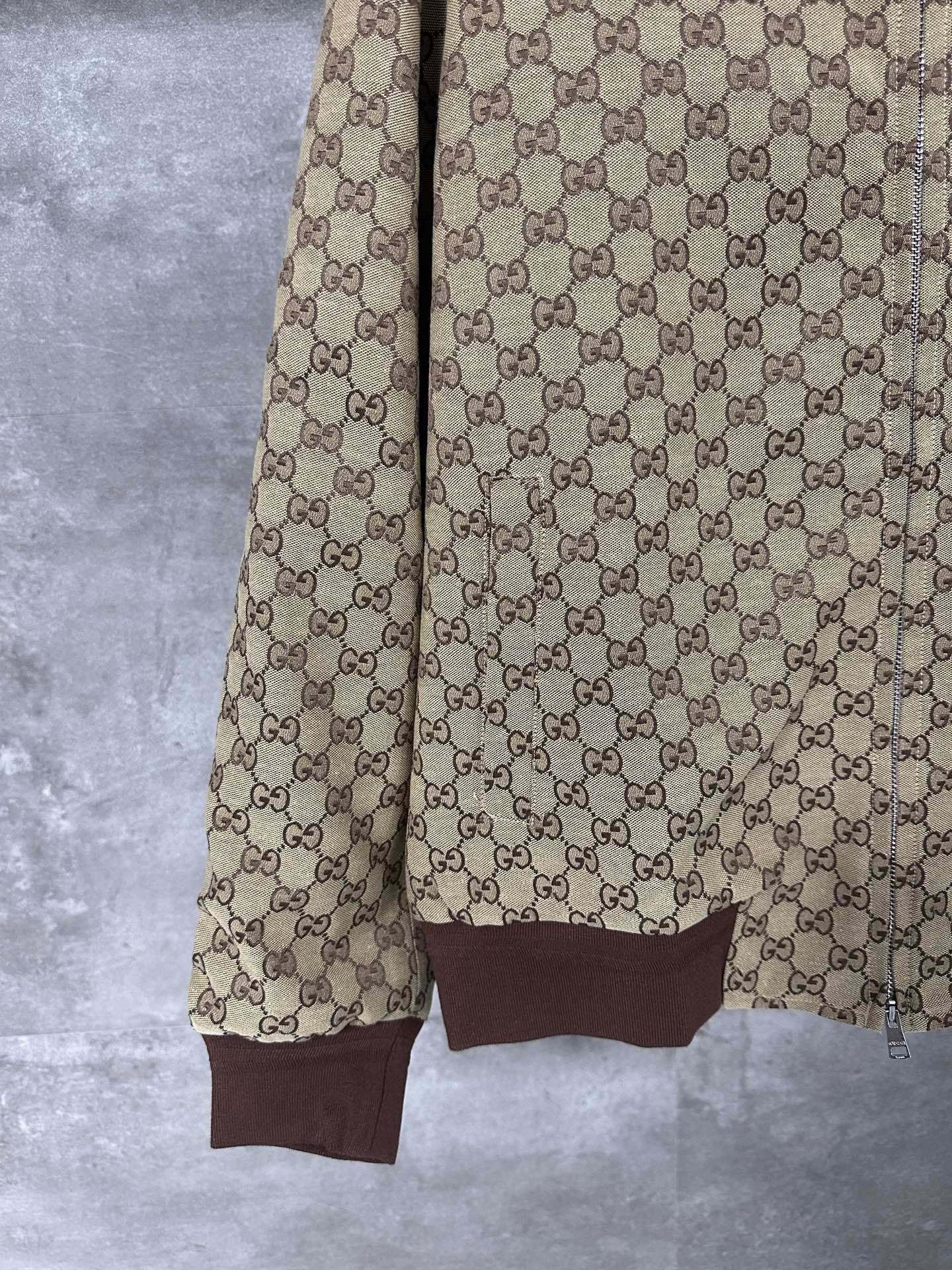 Gucci Clothing-325