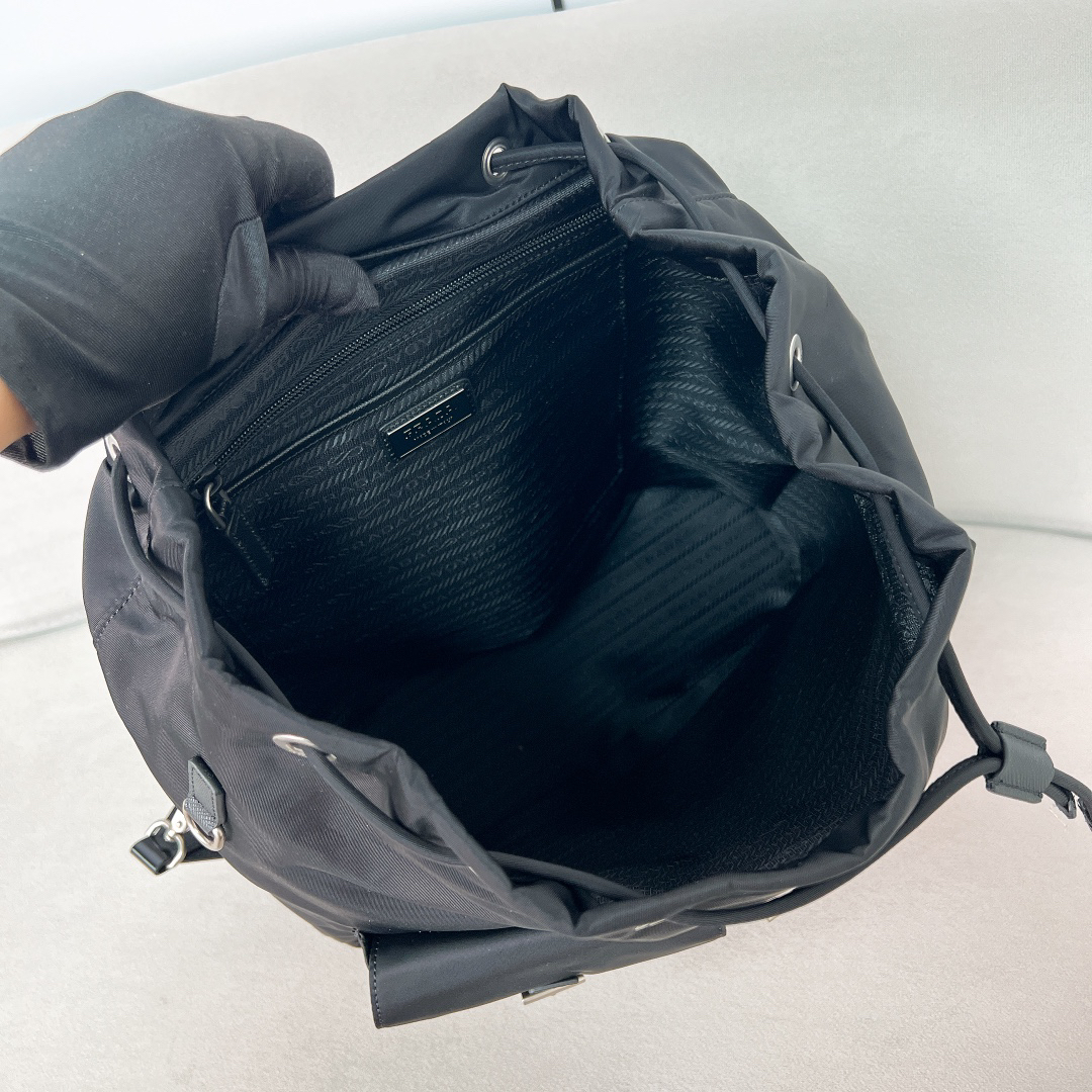 Prada bag-30
