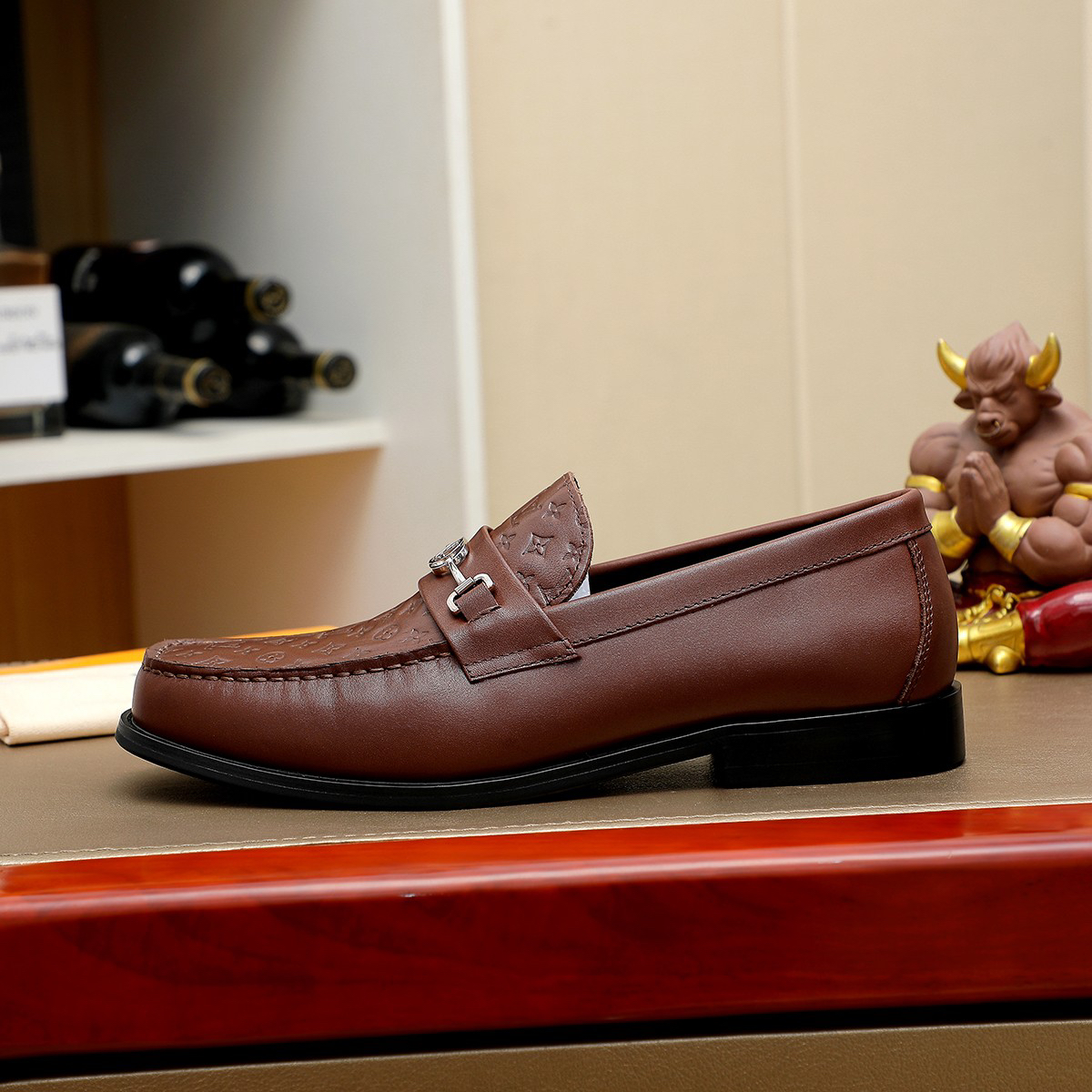LV men's leather shoes-72