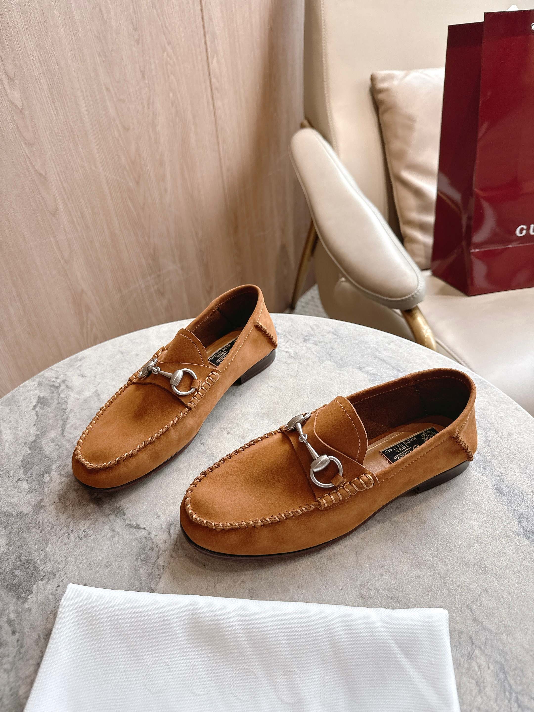 Gucci women's leather shoes-41