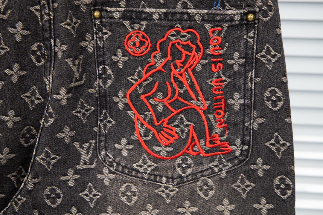 LV clothing-41