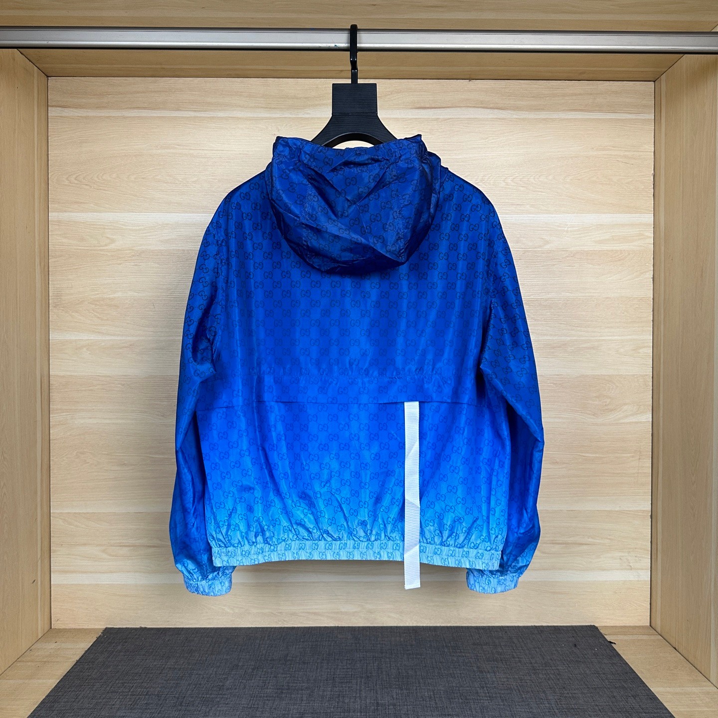 Gucci Clothing-335