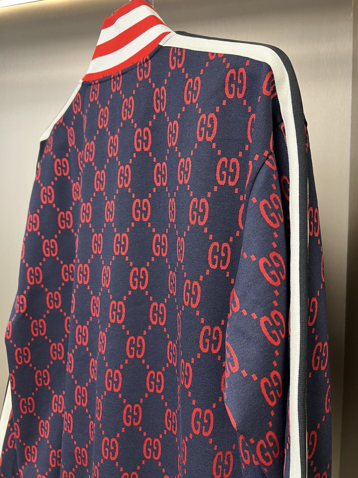 Gucci Clothing-346