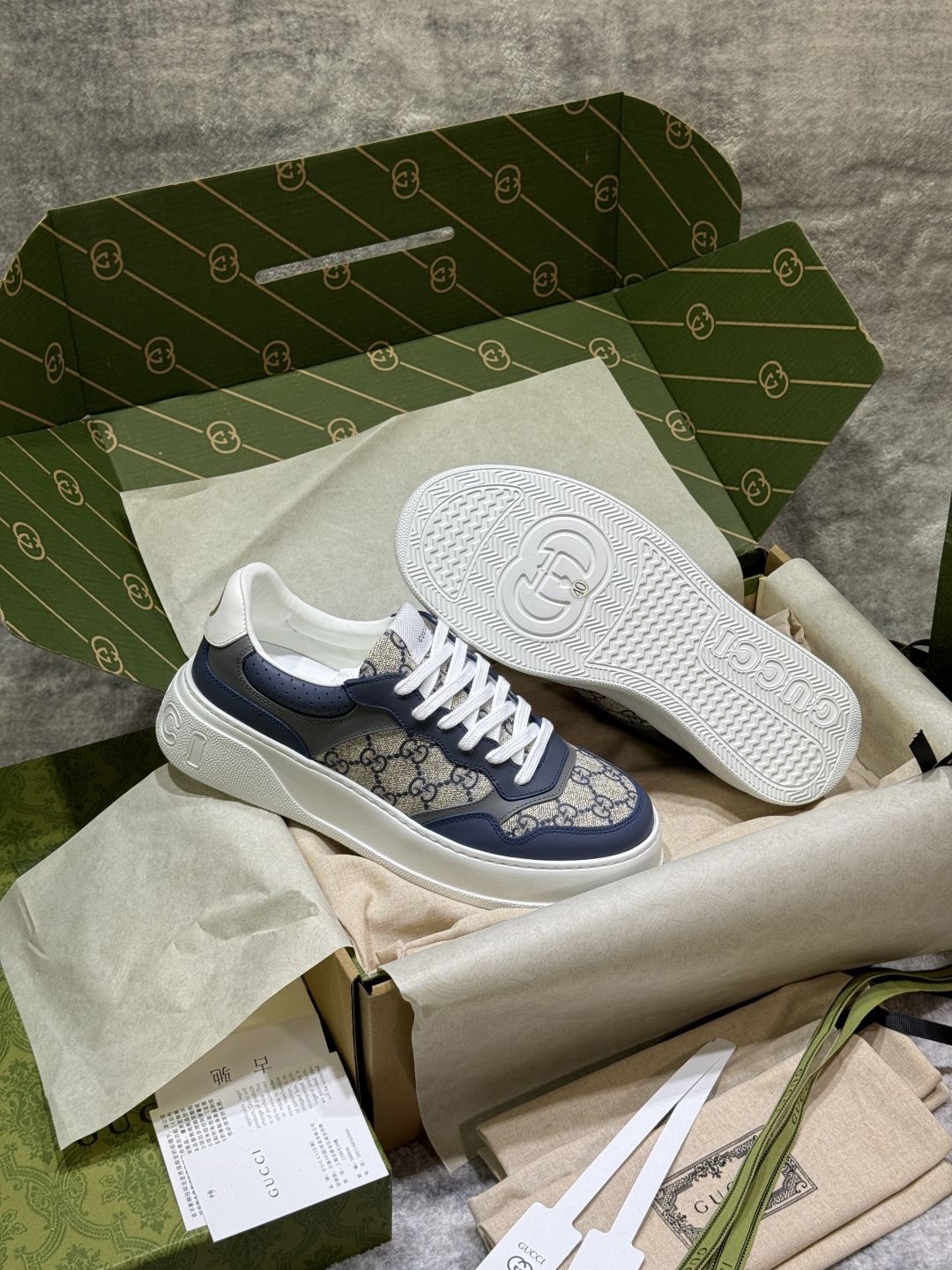 Gucci Sneakers-158
