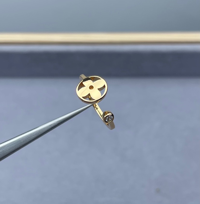 LV ring-44