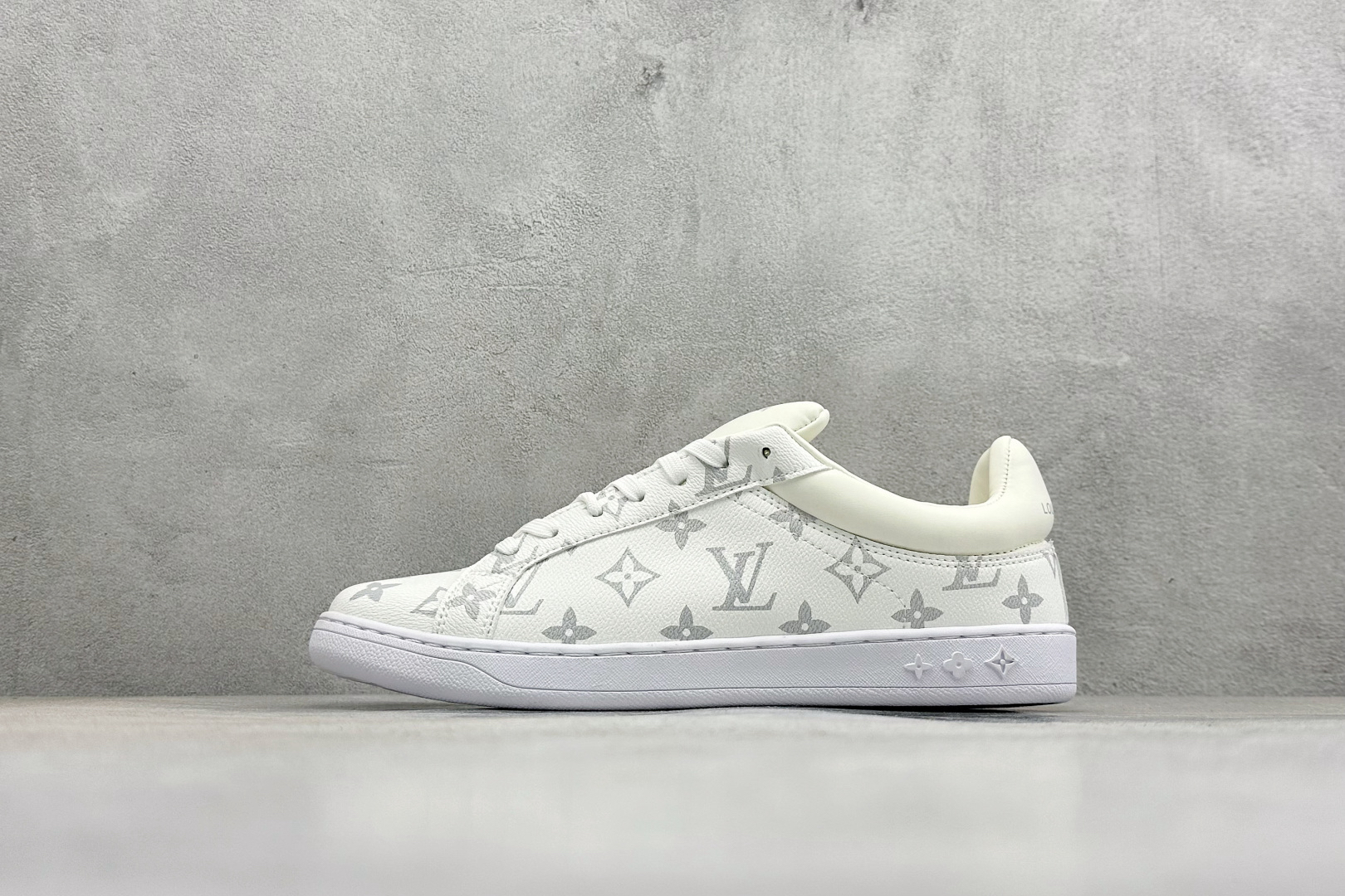 Lv Sneakers-254