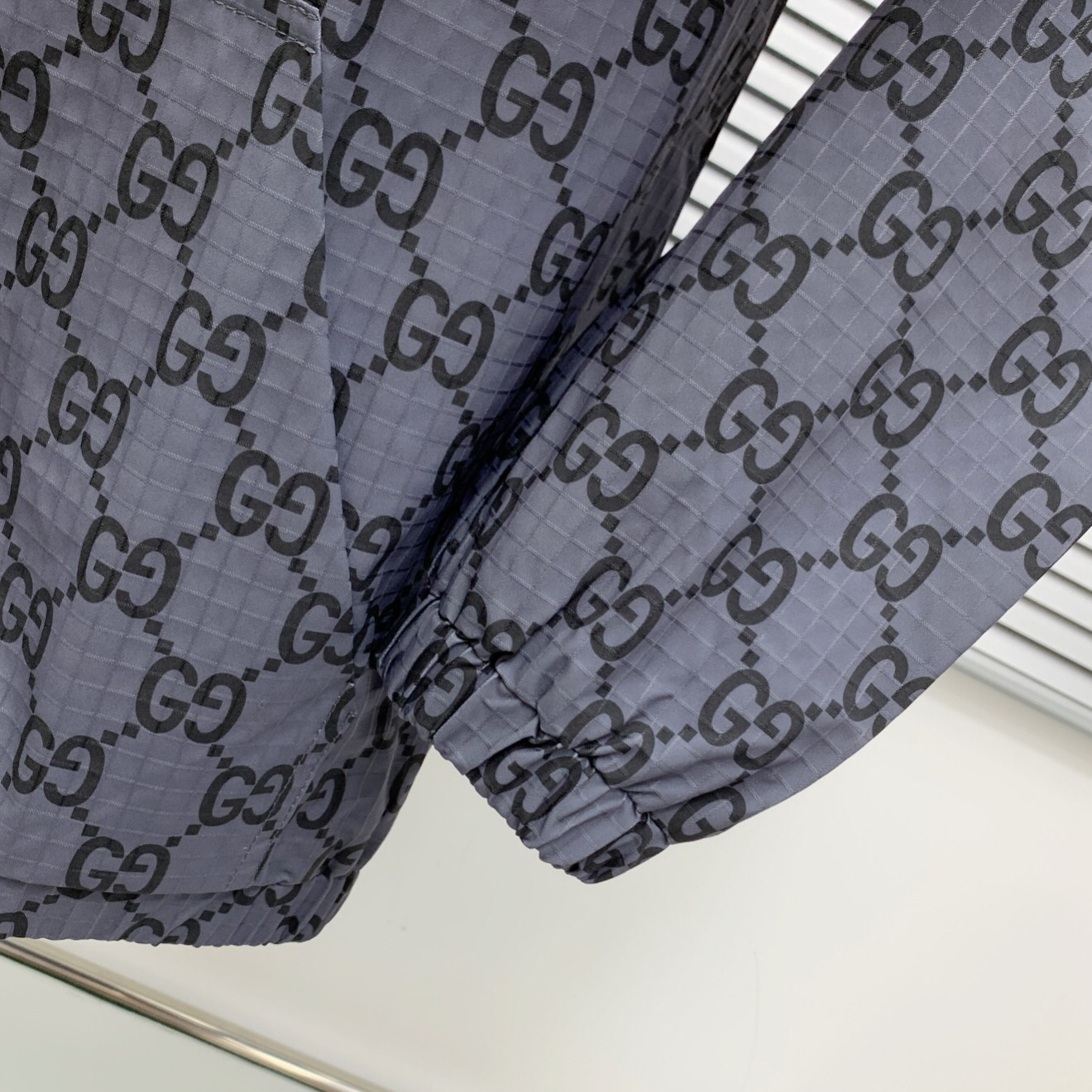 Gucci Clothing-341