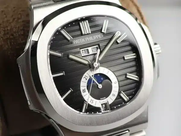 Nautilus 5726/1A-014 Annual Calendar, Moon phases 40.5 mm,Steel