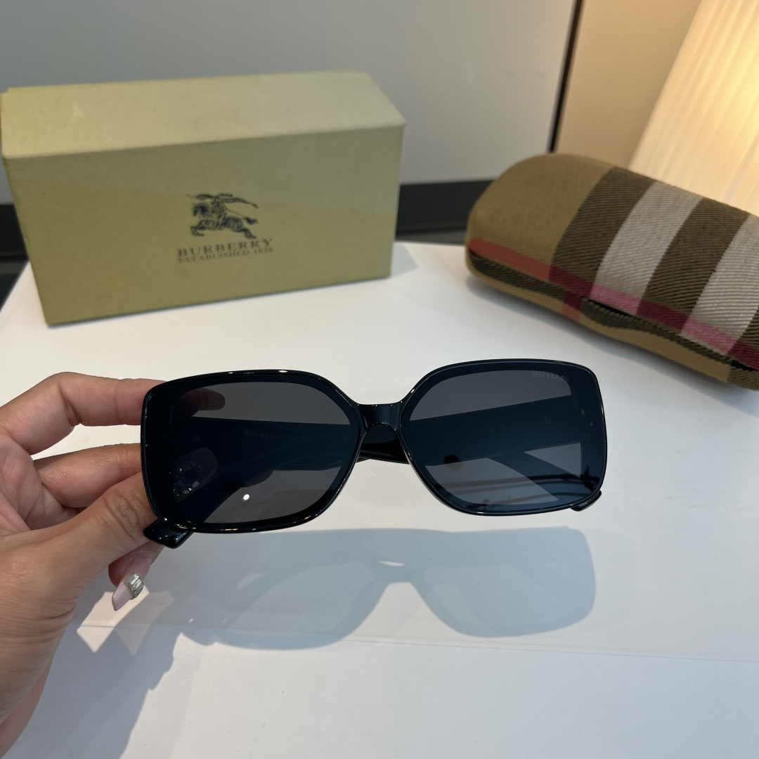 Burberry glasses-44