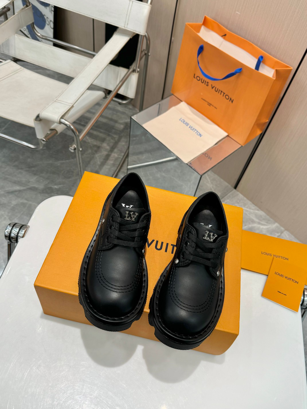 LV women's leather shoes-16