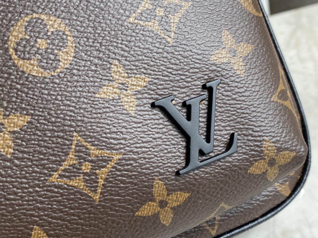 Louis Vuitton M46327 Avenue Slingbag Monogram Macassar coated canvas