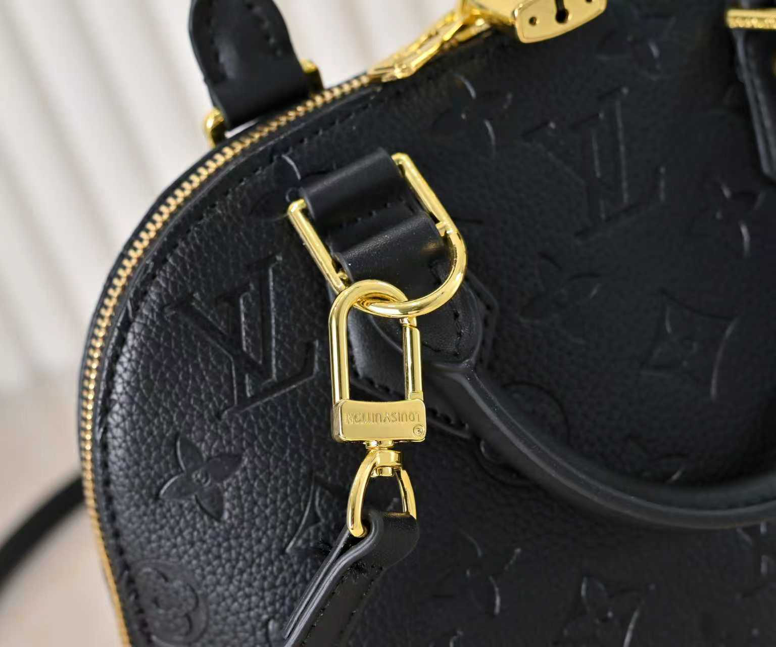 Louis Vuitton bag-151