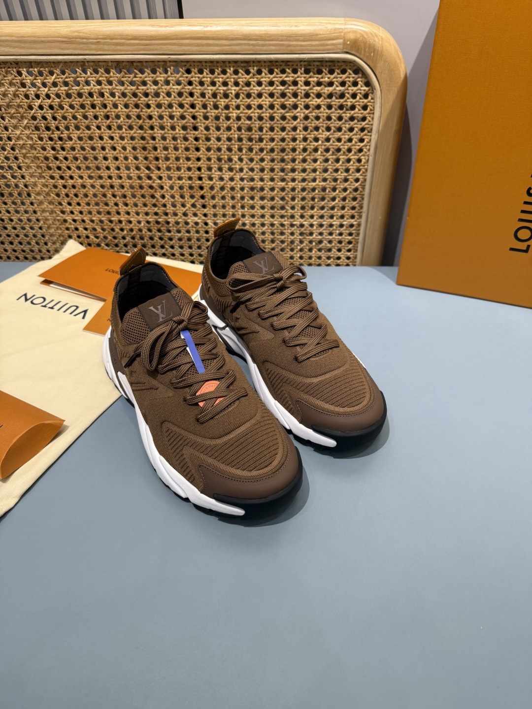 Lv Sneakers-172