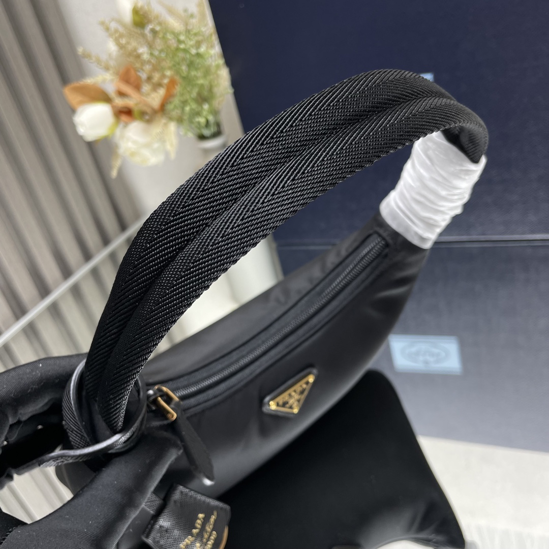 Prada bag-251