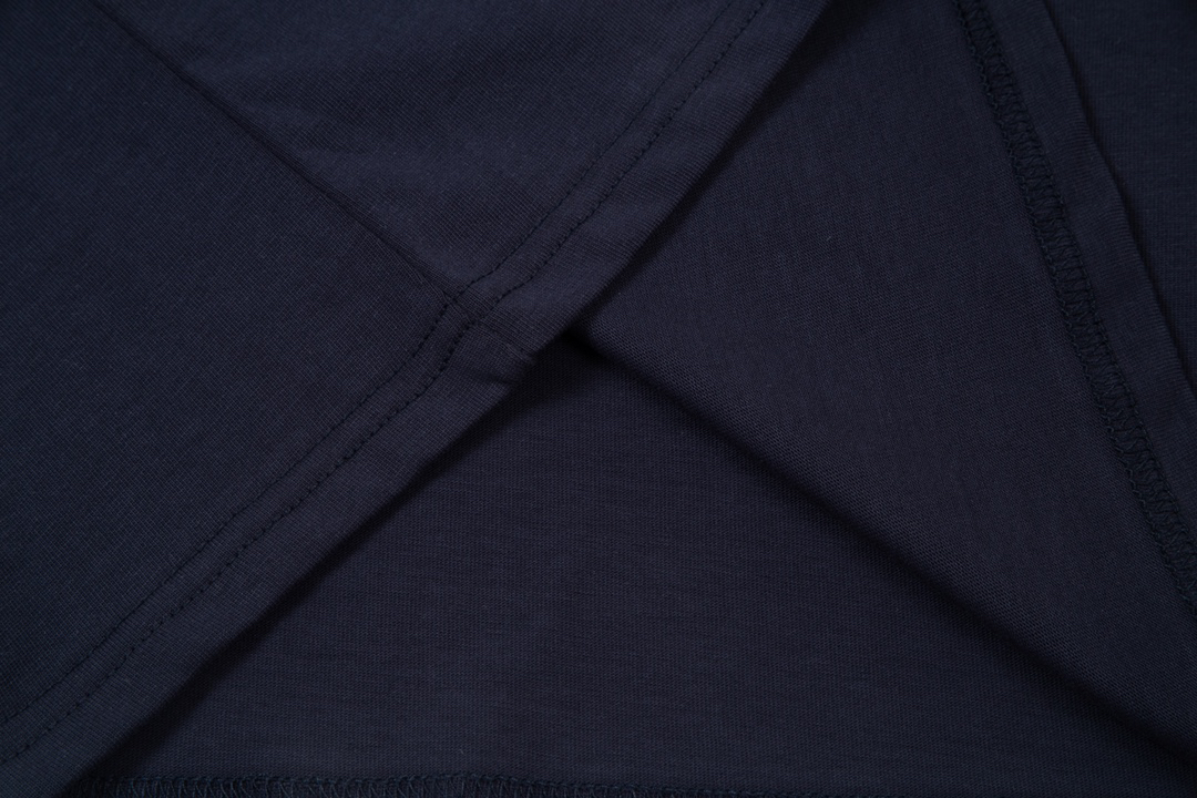 LV clothing-132