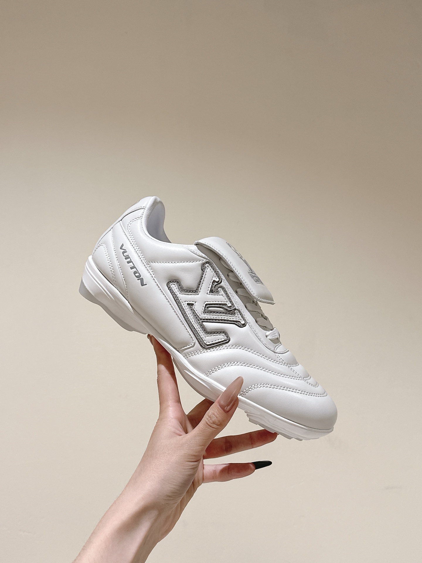 Lv Sneakers-238