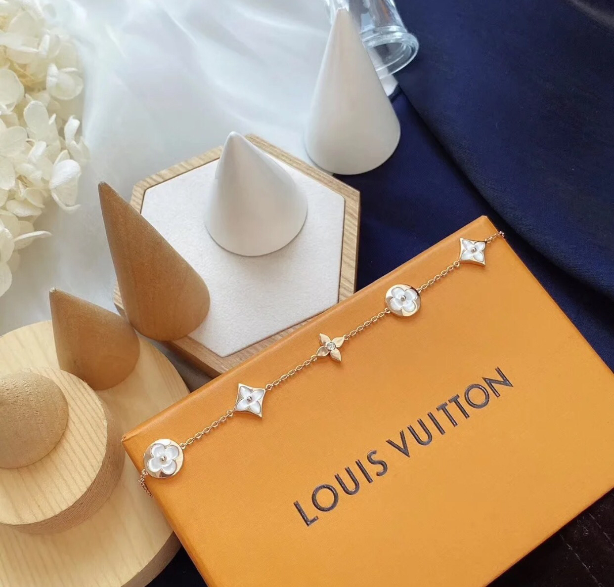 LV Bracelet-56
