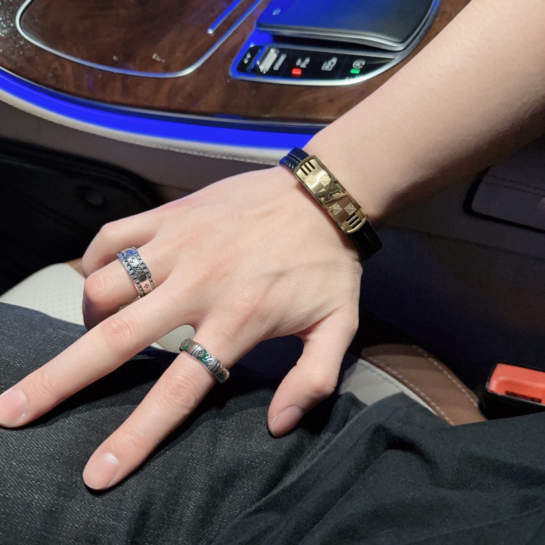 LV ring-85