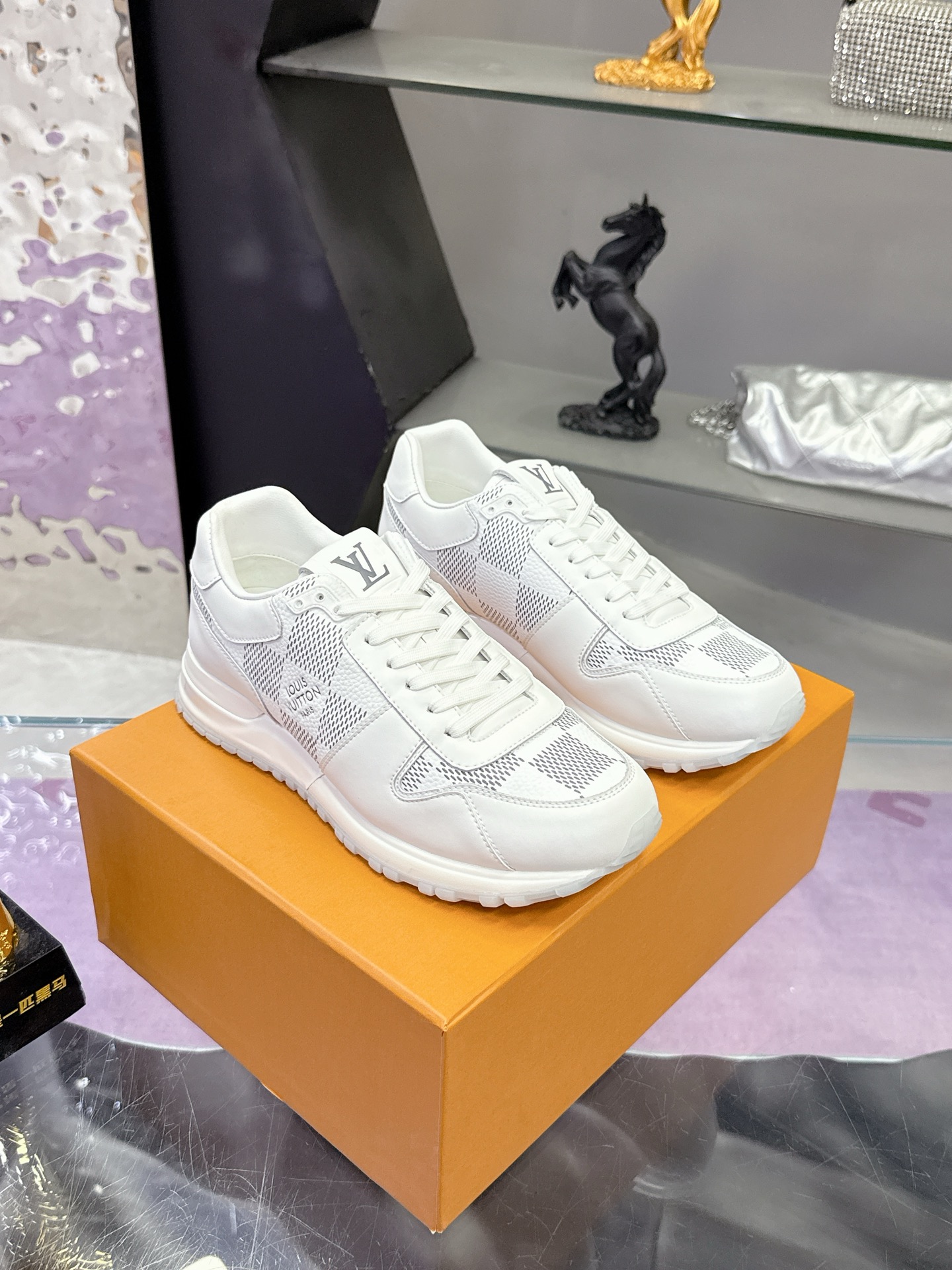 Lv Sneakers-212