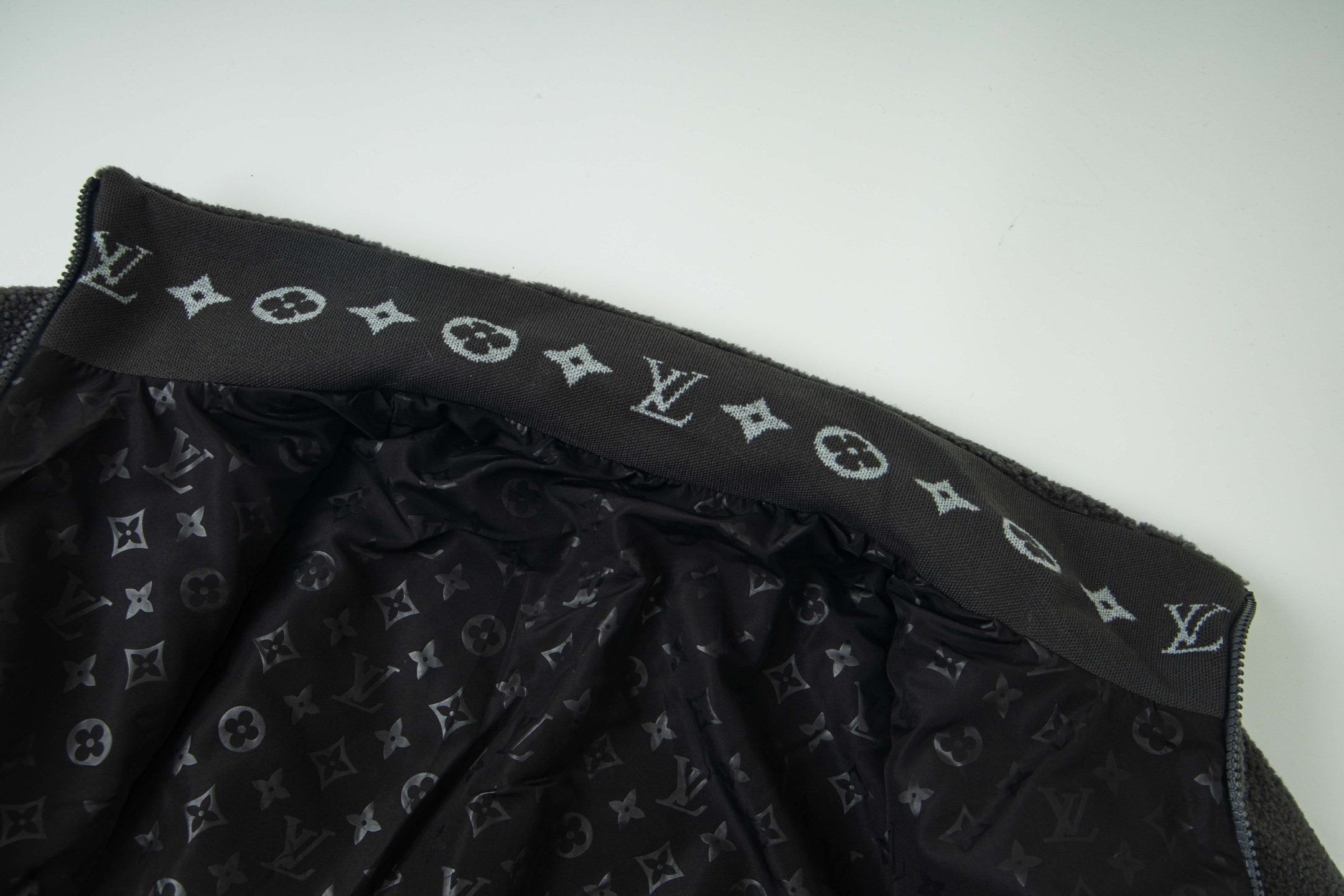 LV Clothing-276
