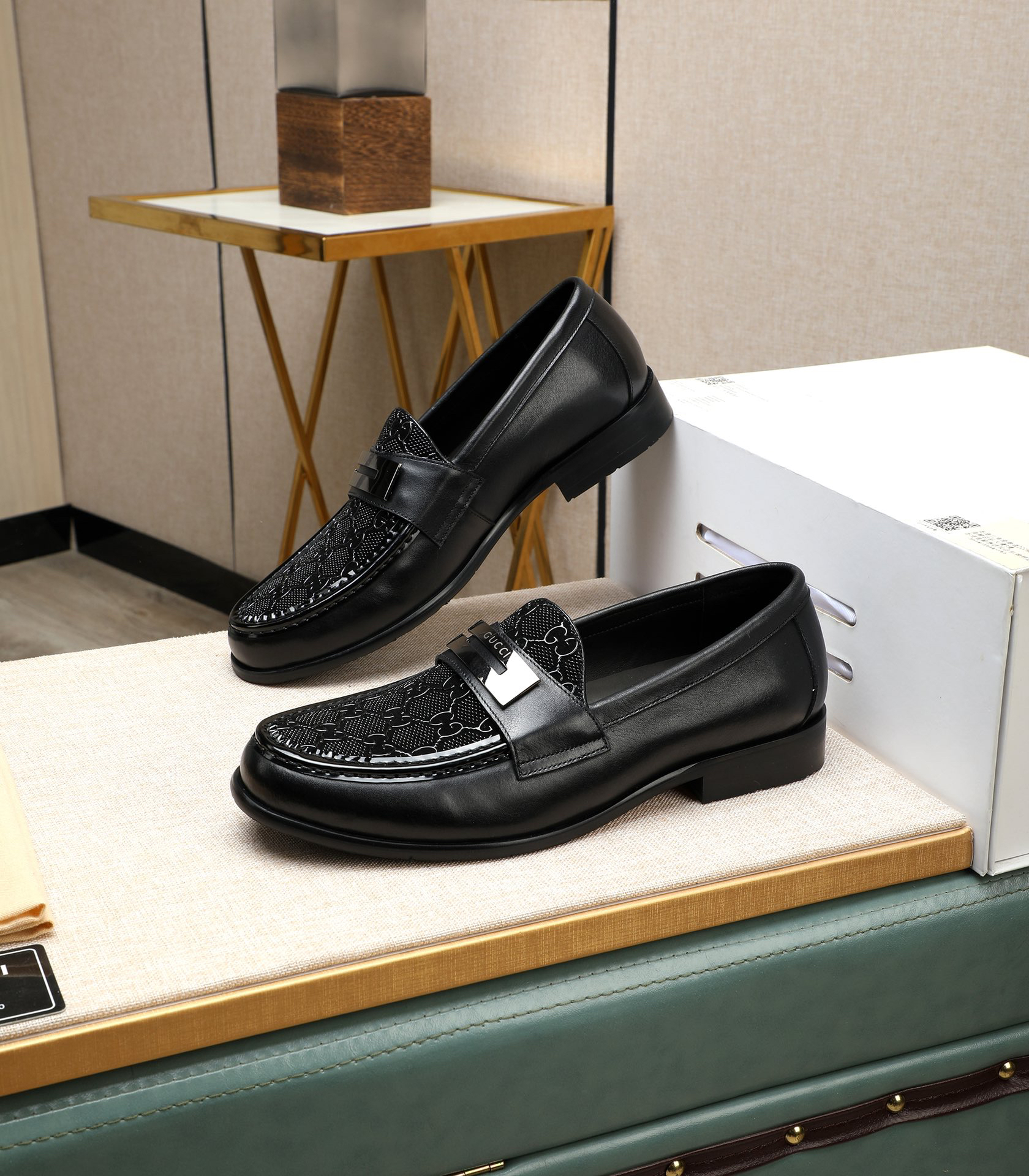 Gucci men's leather shoes-129