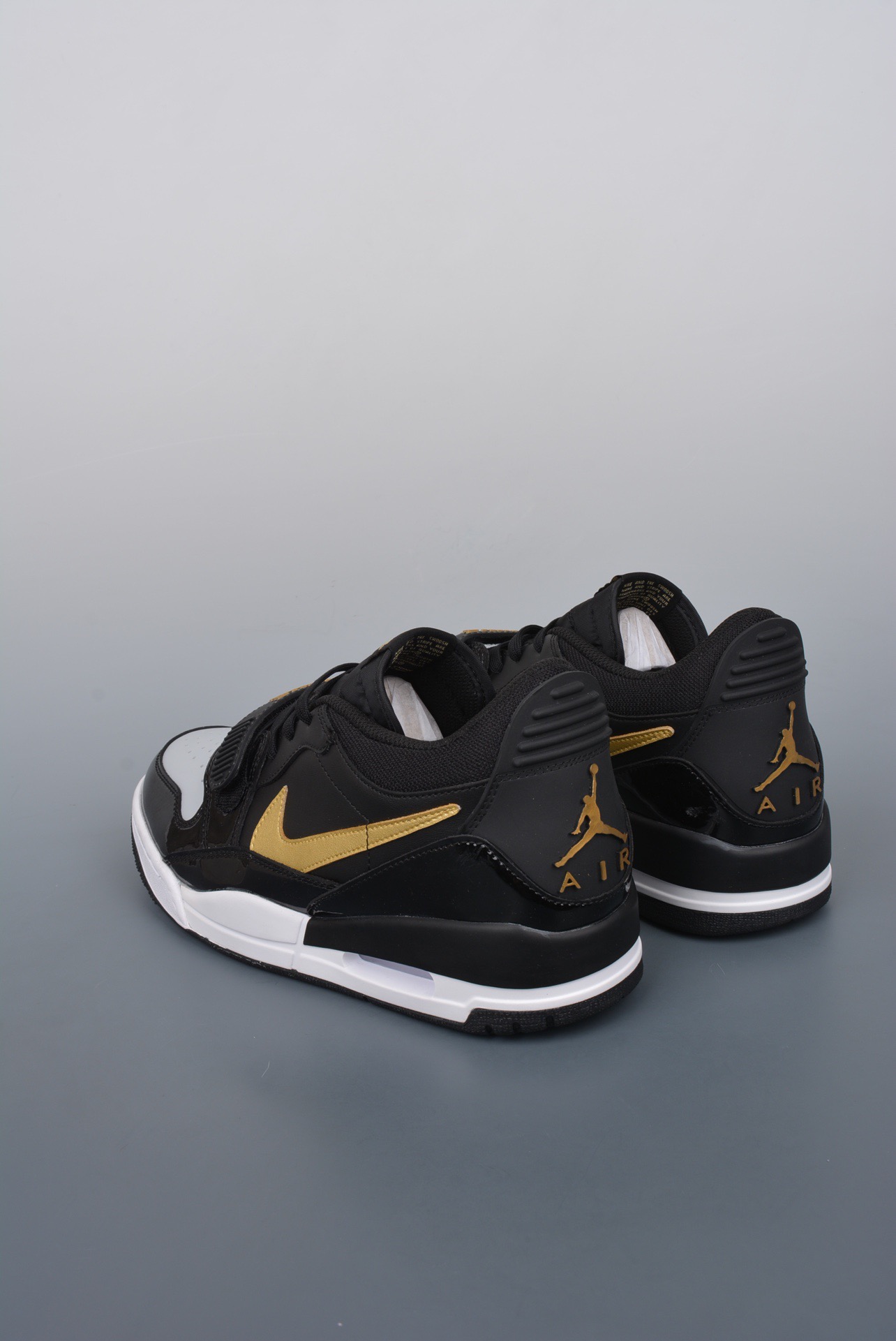 Nike Sneakers-324