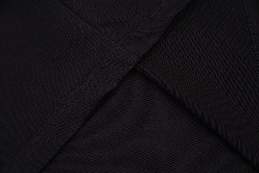 LV clothing-254