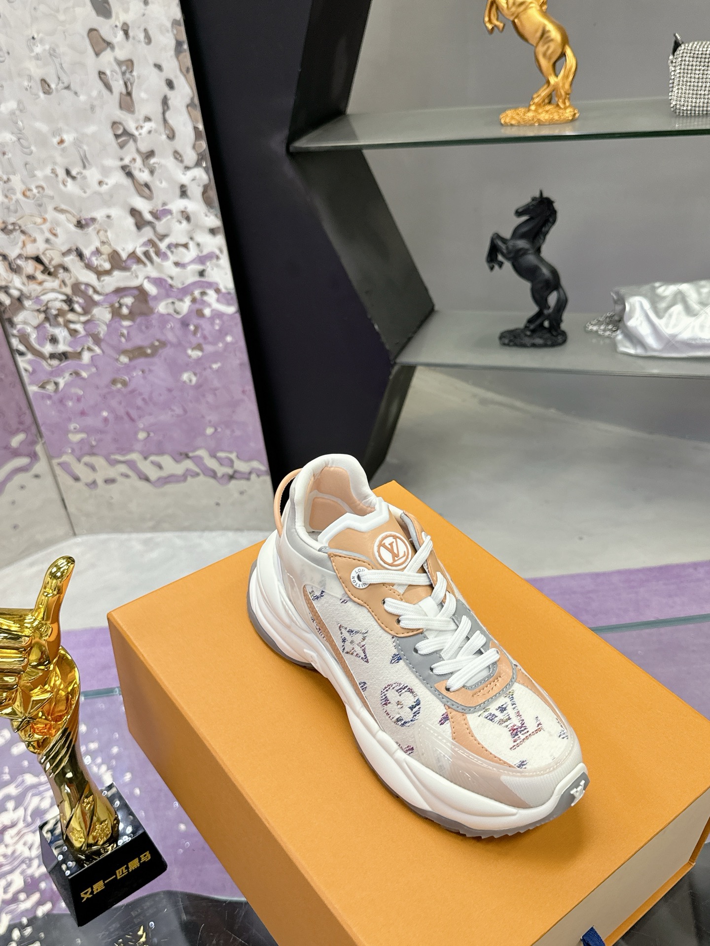 Lv Sneakers-203