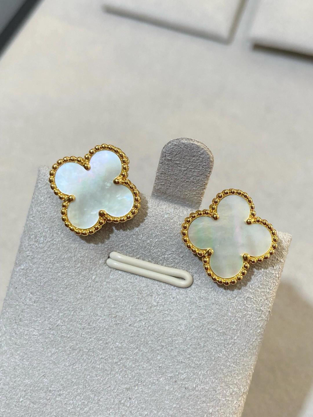 Van Cleef & Arpels earring-63