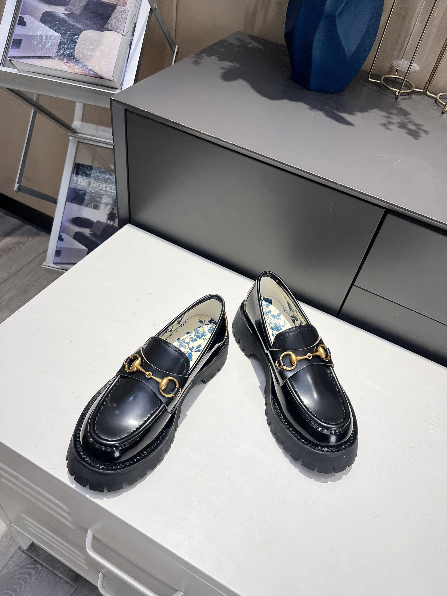 Gucci women's leather shoes-26