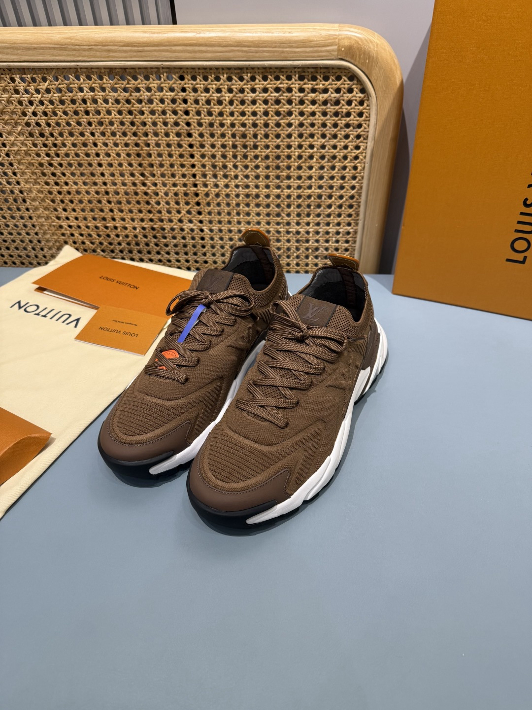 Lv Sneakers-172