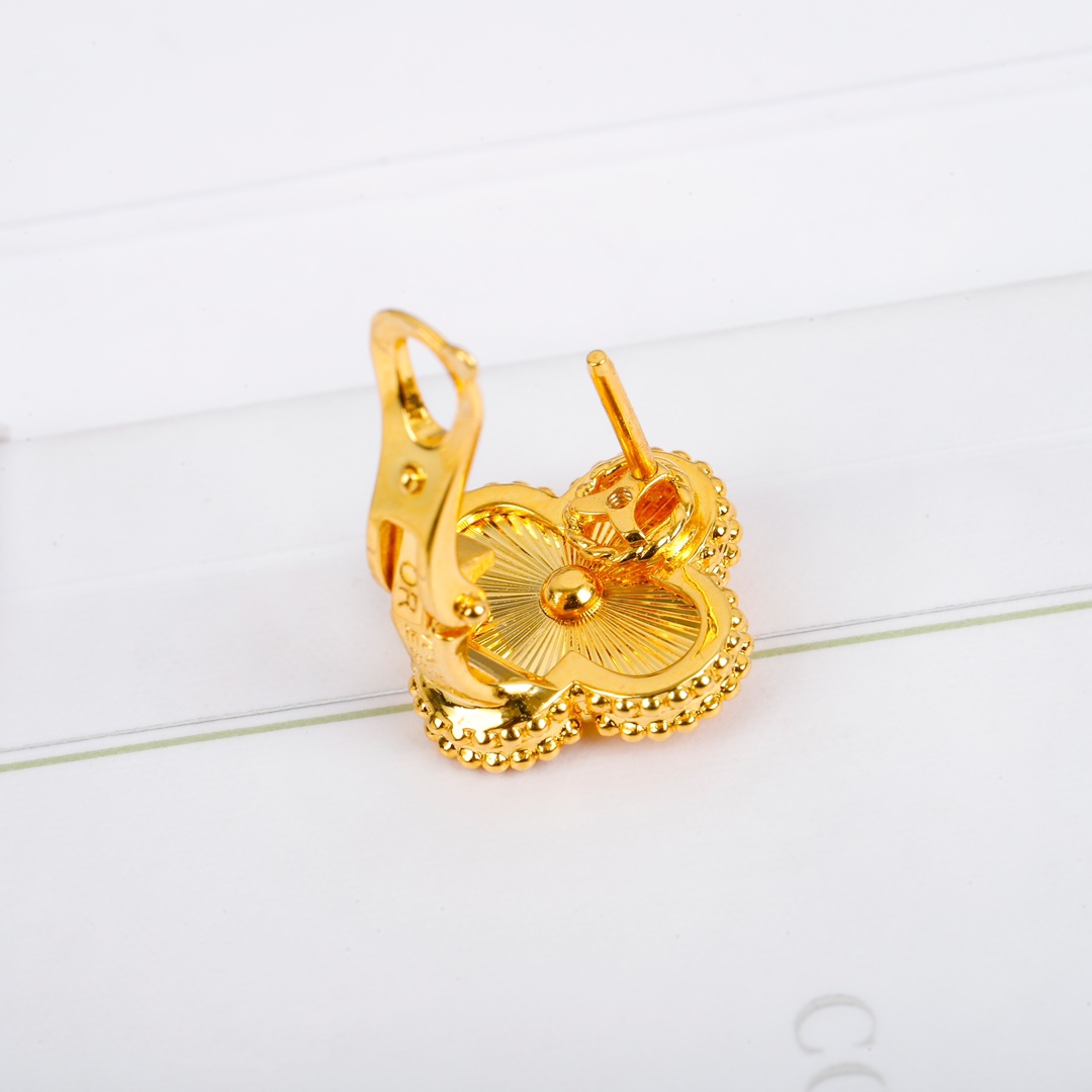 Van Cleef & Arpels earring-38