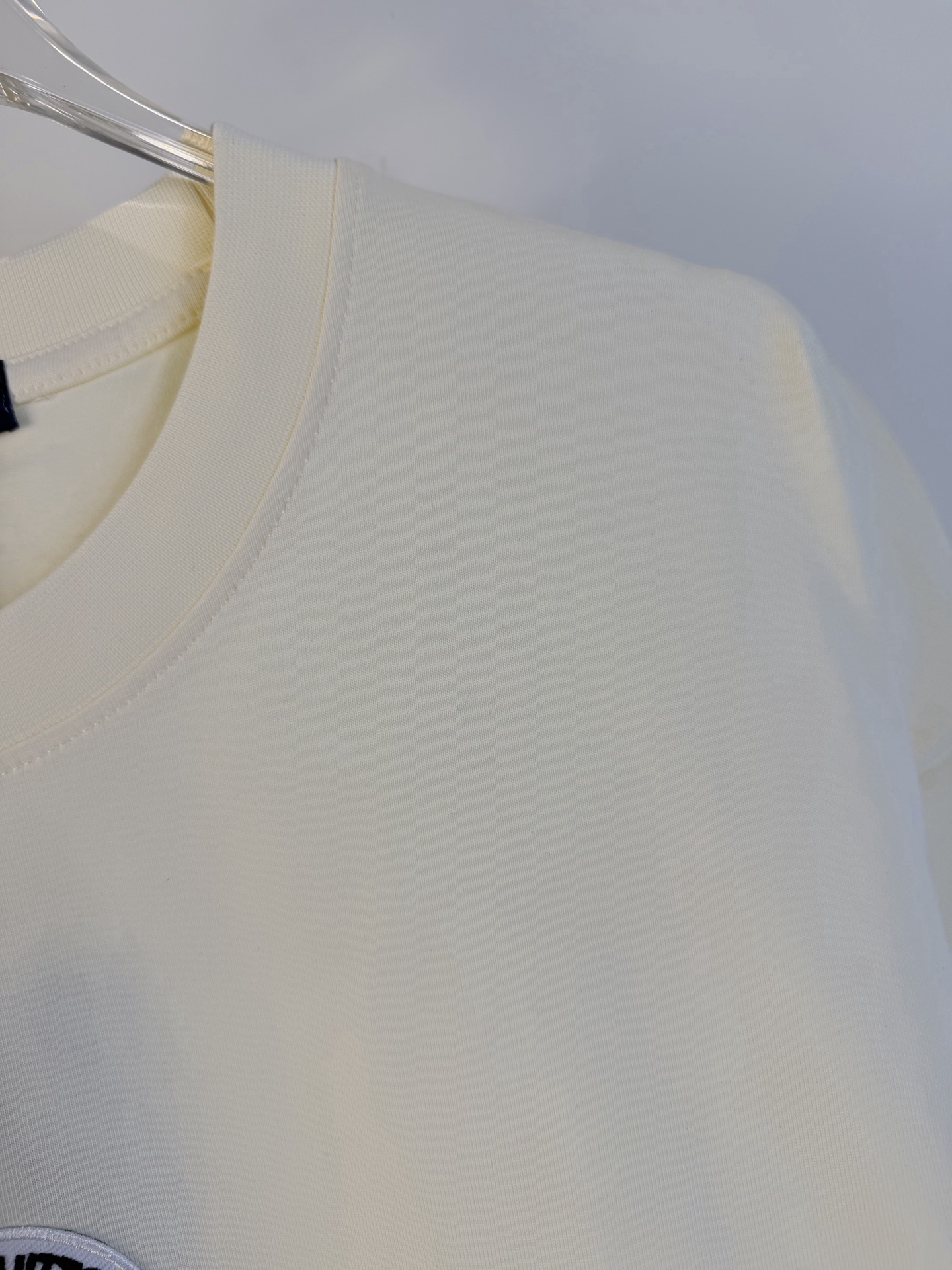 LV clothing-115