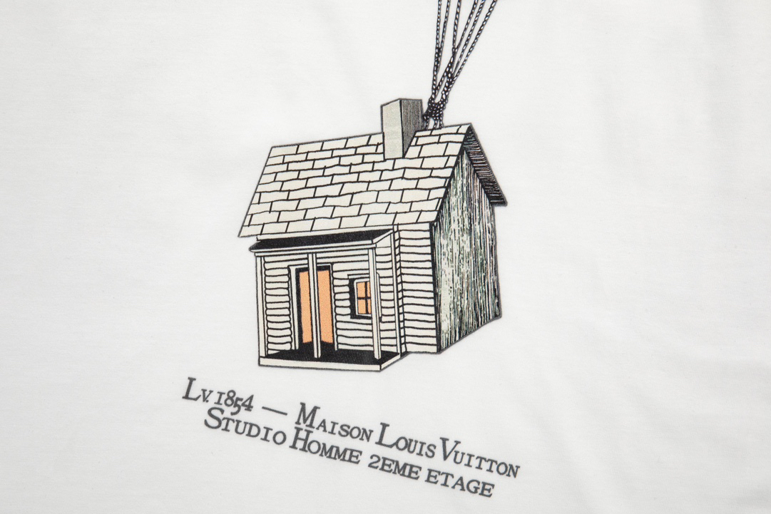 LV clothing-258