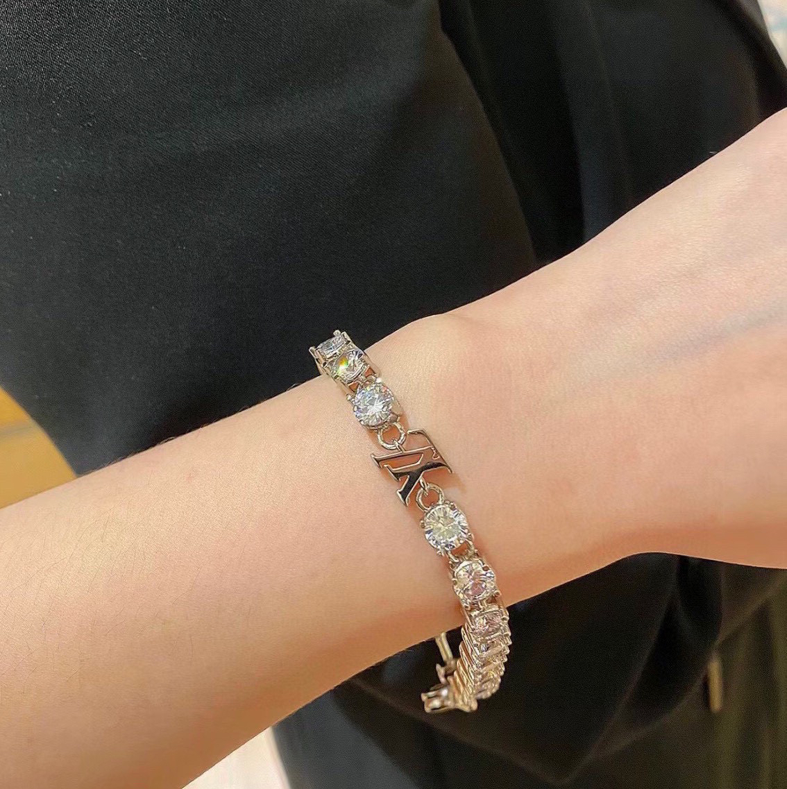 LV Bracelet-51