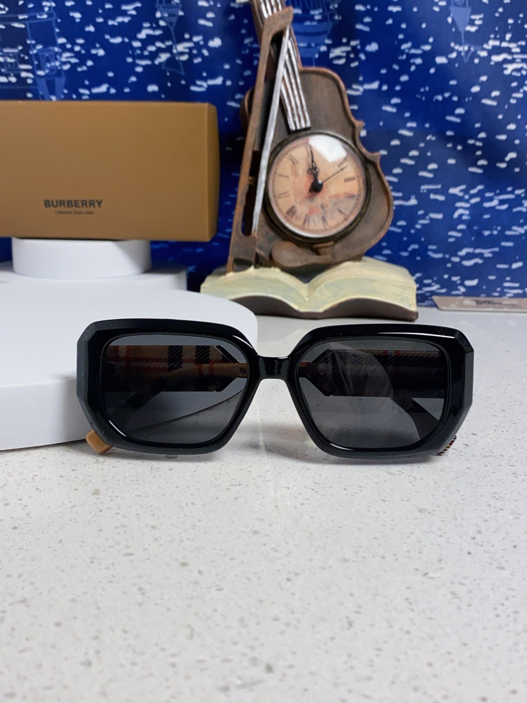 Burberry glasses-4